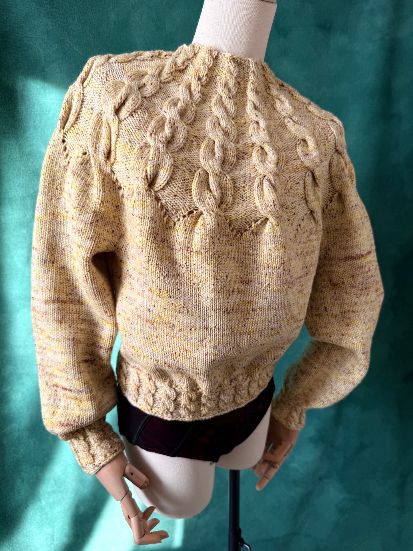 KARINIA merino wool sweater with braided details