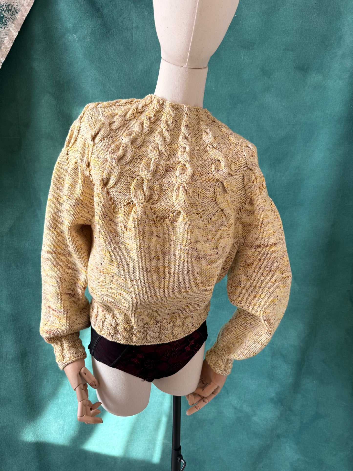 KARINIA merino wool sweater with braided details